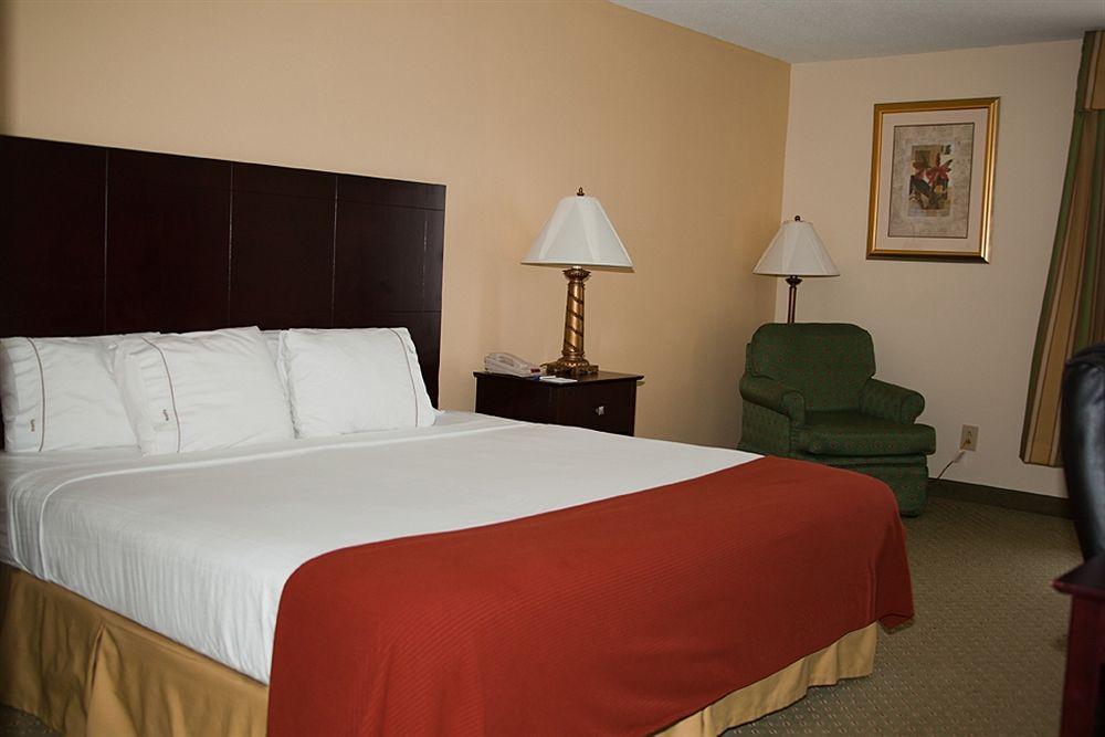 Holiday Inn Express Scottsburg By Ihg Экстерьер фото