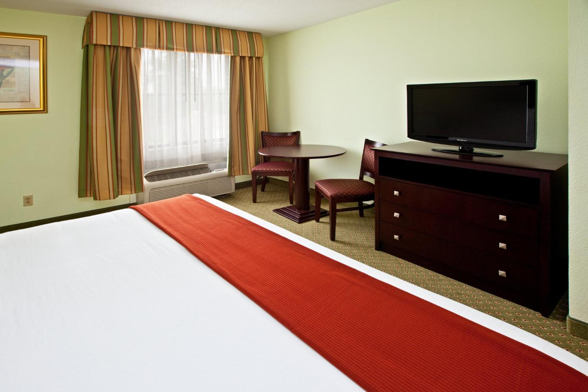 Holiday Inn Express Scottsburg By Ihg Экстерьер фото