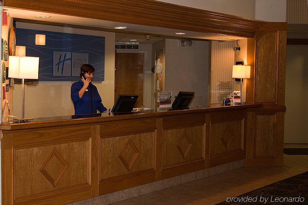 Holiday Inn Express Scottsburg By Ihg Экстерьер фото